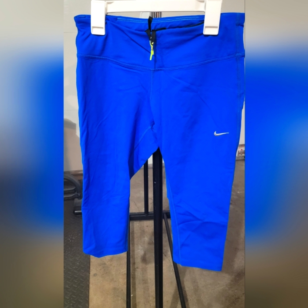 Nike crop